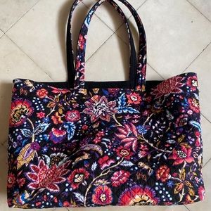 Vera Bradley Grand Tote in Foxwood